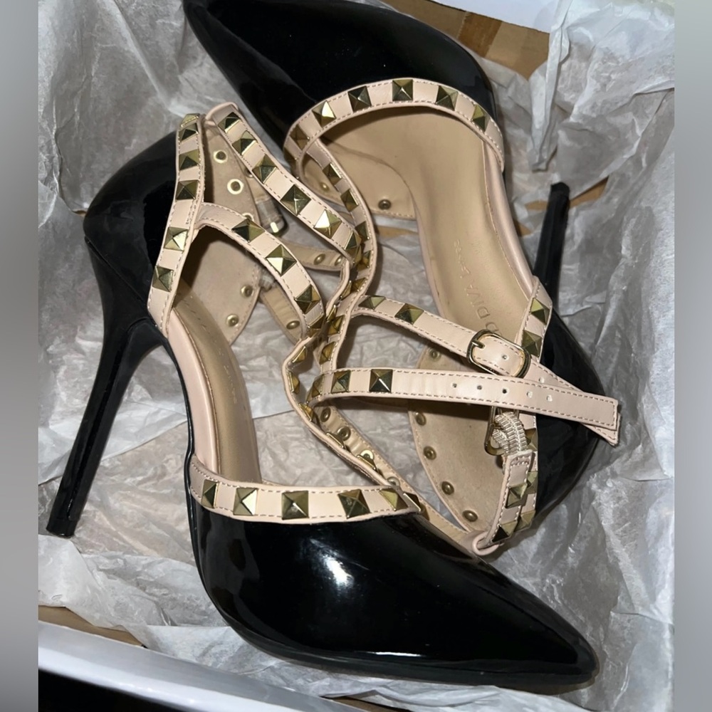 Wild Diva Lounge Elegant Black Studded Heels
